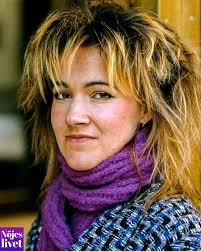 Vore intressant att se hur många som känner igen denna svenska artist från  en bild 1986. Hon finns inte längre bland oss, men hennes röst lever vidare  för alltid ❤ Du är