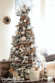 Upgrade Your Christmas Tree Game With These Decorating Ideas Woodland Christmas Tree Christmas Tree Decorations Rustic Christmas Tree