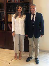 Σε υψηλούς τόνους και με αιχμές απάντησε η σοφία ζαχαράκη στη συνέντευξη της μπέττυς μπαζιάνα. Synanthsh Boyleyth Panagh Kappatoy Me Thn Yfypoyrgo Paideias Sofia Zaxarakh Voutospress Kefalonia