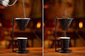 The ceramic filter holder sits on top of a cup with at least 10 ounce capacity. Starbucks Redesigns Their Pour Over Stand To Amplify Coffee Lovers Experience Of Brewing Their Coffee Yanko Design