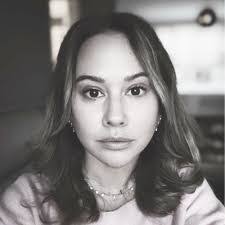 Tamara Solomon's Instagram, Twitter & Facebook