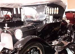 1915 Dodge Roadster Car This Type Of Car Was Very Popular With Doctors Of This Period It Has A Combined Generator Roadster Car Water Cooler Gasoline Engine