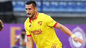 Geçen sezon takımının süper lig'e çıkışında 20 gollük bir katkı sağlayan makedon santrfor, bu sezon 13 maçta 12 gol ve 3 asistle takımını sırtlayan isim oldu. Super Lig Gol Krallik Oranlari Kim Gol Krali Olur Olacak Falcao Ve Vedat Muriqi Orani Ajansspor Com