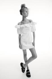 In this video, i show you how to make the white off the shoulder bodycon dress inspired by sarah jakes roberts. Off The Shoulder Dress White Ladies H M Us