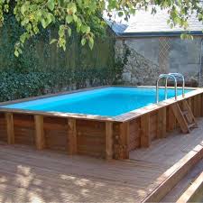 Rechteckiger Pool Aus Holz Uber Dem Boden In Marbella Wooden Pool Small Backyard Pools In Ground Pools