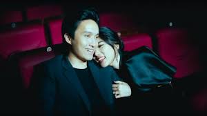 Tidak terkecuali para seleb indonesia yang rela merancang konsep saat prewed mereka. Angkat Tema Klasik Isyana Sarasvati Dan Rayhan Maditra Bagikan 5 Potret Romantis Prewedding Halaman 3 Tribun Ternate