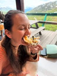 Alaska appreciation post 🏔️☀️🌼 What a special place, absolutely  incredible people, awe-inspiring nature all around, and since we were up  for solstice, pretty much 24 hours of daylight! Our last night we