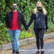 Sophie Turner Baby Bump Photos Sophie Turner Walks With Joe Jonas