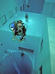World S Deepest Indoor Diving Pool Nemo 33 Deepest Swimming Pool Diving Pool Diving