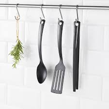 Pada tahun 2020, kami ingin semua kayu berasal dari sumber yang lebih berkelanjutan, yang berarti kayu yang bersertifikasi atau daur ulang. Gnarp Set 3 Unit Peralatan Dapur Ikea