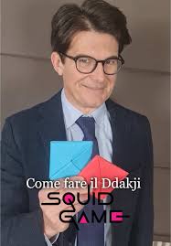 Creazioni con Carta: Quadrati e Colla in Azione!