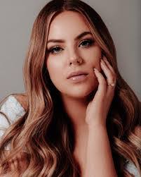 Hayley Nielsen's Instagram, Twitter & Facebook