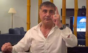 Sedat peker'in son videosunda iddia ettiği eşkiya dünyaya hükümdar olmaz dizisinde peker benzetmesi bana benzetilmiş cümlesine dayanarak böyle bir video. Atv De Yayinlanan Diziden Sedat Peker Karari Tele1