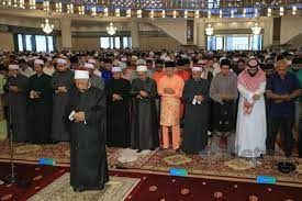 Ustaz ehsan imam besar masjid negara. Tun M Solat Aidiladha Di Masjid Negara Metrotv