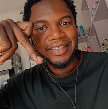 Kedai Bajet Ciput in people