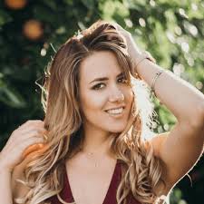 Ashleigh Mitchell's Instagram, Twitter & Facebook