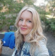 I want to try to make my own body scrub as I sometimes find them too harsh  and grainy! I tend to mix my scrub with a shower gel... Anyone tried to