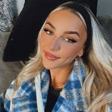 Daisy Turner's Instagram, Twitter & Facebook