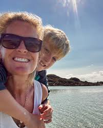 Just behind the wee hoose tonight.