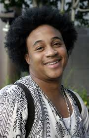 The only problem is that raven's sneak peeks into the future can make her (and her best friends eddie and chelsea) jump to the wrong conclusions. Eddie From Thats So Raven Do You Remember His Afro Community Facebook