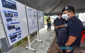 Seorang pegawai polis ditahan selepas disyaki merogol seorang ibu tunggal di sebuah bilik di ibu pejabat polis daerah (ipd) kota bharu, di sini, sabtu lalu. Bernama Gelandangan Dalam Tahanan Polis Meninggal Dunia Di Hrpz Ii