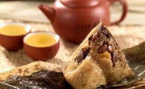 Zung2) is a traditional chinese rice dish made of glutinous rice stuffed with different fillings and wrapped in bamboo leaves (generally of the species indocalamus tessellatus), or sometimes with reed or other large flat leaves. ç«¯åˆèŠ‚æ€Žä¹ˆæ ·åƒç²½å­æ›´å¥åº·å'Œæ³¨æ„äº‹é¡¹è®²è§£ èšé¤ç½'