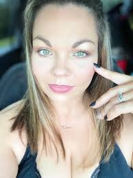 Farmasi foundation coverage review and color matching