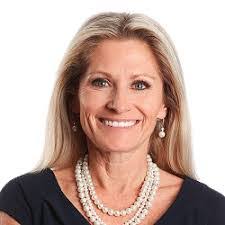 Lisa Verity's Instagram, Twitter & Facebook