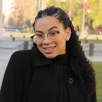 50+ perfiles de «Ana Fleming»