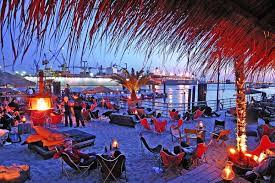 Spotlight On Hamburg S Beaches Last Night Of Freedom Urban Beach Hamburg Beach