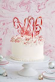 This is the best christmas cake recipe ever! Kick Off Christmas With These Delicious And Ultra Festive Desserts Christmas Desserts Christmas Cake Christmas Cake Designs