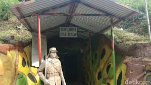 Maybe you would like to learn more about one of these? Hamparan Hijau Kebun Teh Kaligua Dan Kisah Seram Gua Jepangnya