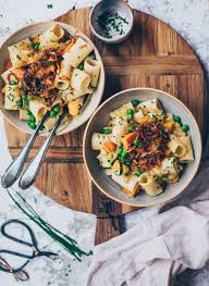 Pasta Mit Kurbis Zucchini Karamellisierten Zwiebeln Klara S Life In 2020 Karamellisierte Zwiebeln Radicchio Salat Rostzwiebeln