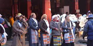 Traditional Tibetan Clothing • Tibetan Culture • I Tibet Travel and Tours