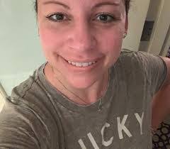 Shanna Hunt's Instagram, Twitter & Facebook