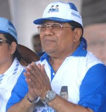 Bupati Halut Frans Manery Rombak Pejabat Eselon II dan III