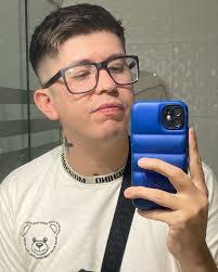 Joel Navarro's Instagram, Twitter & Facebook