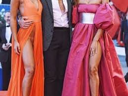 A esibirli sono giulia salemi e dayane mello sul red carpet di the young pope. Abito Troppo Sexy Per Venezia Bufera Su Giulia Salemi