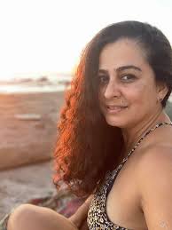 Flory Chaves Castro, la conocida Tia Flory, fue educadora y recordada por  ser la presentadora del antiguo programa nacional, infantil y educativo de  Teletica, Recreo Grande desde el año 1976 hasta el