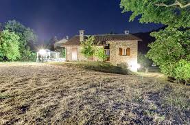 Situé à palazzuolo sul senio, le piedimonte propose un hébergement avec une piscine privée et un parking privé. Piedimonte Country House Farm House