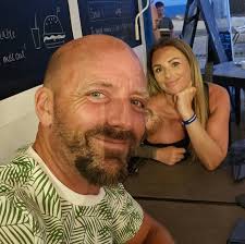 Hi everyone . I'm currently bike packing around Iceland with a friend . Our  bike boxes are at a campsite around 20k from airport . Would anyone please  have any suggestions or