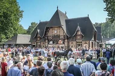 Ippodromo di Deauville-La Touques a DEAUVILLE - Ufficio del turismo di Trouville-sur-Mer