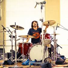 Drum magazine mastodon brann dailor dave grohl nirvana drumming as theater 2011. Oh To Be That Drum Set How Many Times Do You Think It S Been Banged By Dave Haha Drums Foo Fighters Drum Music Dave Grohl