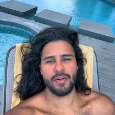 Design Here ♥️ Te ayudamos a crear soluciones a tus espacios. Diseños de  muebles a medidas. By Louis Serrano