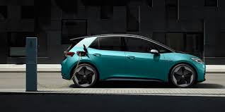 Ny teknologi, kjørelengde i toppklasse, helt ny plattform og et helt nytt design gjør dette til en etterlengtet, kommende storselger! Vw Bietet Modulares Full Service Leasing Fur Id 3 Electrive Net