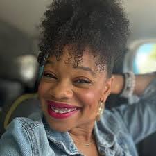 Kamesha Moore (@kameshamoore)