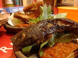Barokah Jl Raya Karang Ploso Dekat Pintu Utama Perumahan Green Hills Malang Pecel Lele Ayam Goreng En Sambal Masakan Indonesia Makanan Ayam Goreng