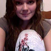 Anna Courtright's Instagram, Twitter & Facebook