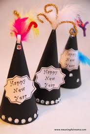 1 New Years Hat Homemade Diy 057 Http Www Meaningfulmama Com 2012 12 Day 364 New Years Eve Diy Party Hats New Year Diy New Year S Crafts New Year S Eve Hats