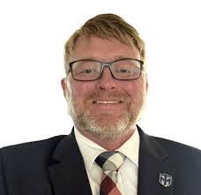 Sara Tobe's Instagram, Twitter & Facebook